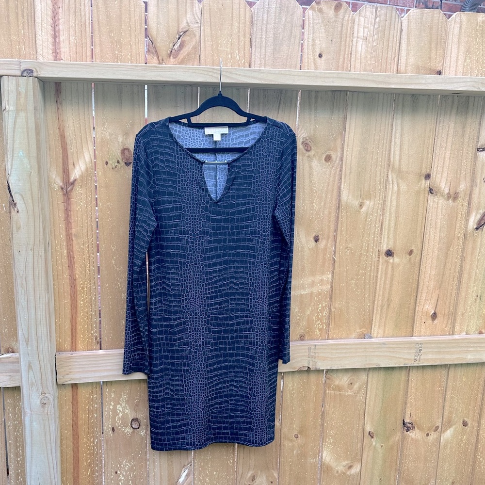 Michael Kors black dress. Long sleeve, snake print. MIDI dress. Size L